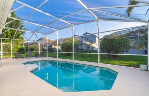 Newly Renovated Close to Disney w Private Pool - Foto 10