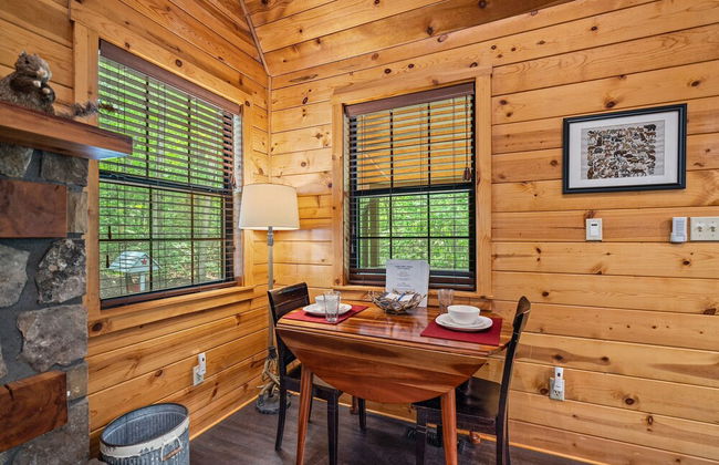 Mountain Laurel - 1 Bedrooms, 1 Baths, Sleeps 4 Cabin by RedAwning - Foto 12