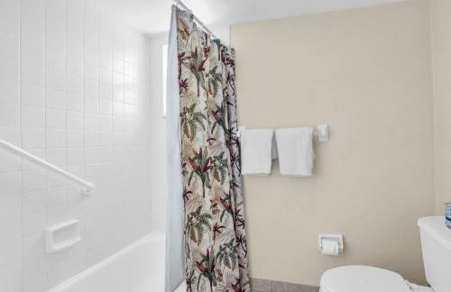 Walk From Lanai to Pool and More - Photo 17