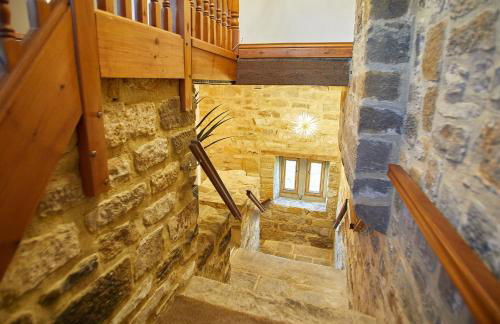 Host & Stay - The Coach House - Photo 34