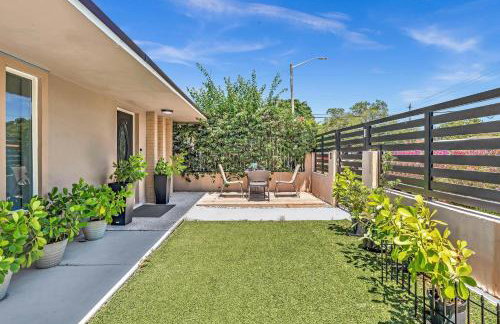 Estelo's Place - Modern townhouse with King bed, only 5 min from the Airport! - Foto 2