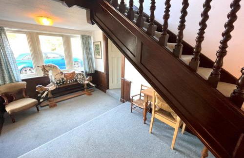 Beautiful 4BR Period Home With Spectacular Views - Pass the Keys - Photo 13