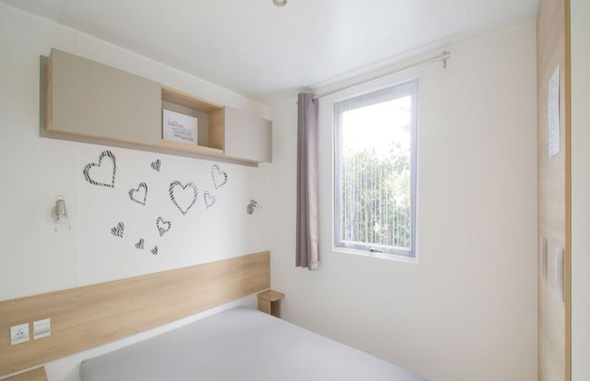 Swanky Mobile Home in Saint Jean de Monts Near Seabeach - Photo 12