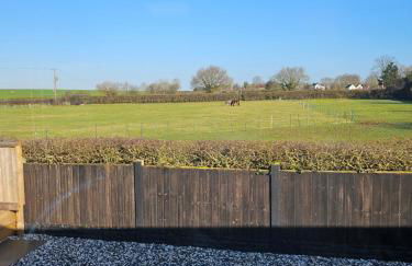 Ruth's Refresh Shropshire Country Retreat with Private Hot Tub & Stunning Views - Foto 22