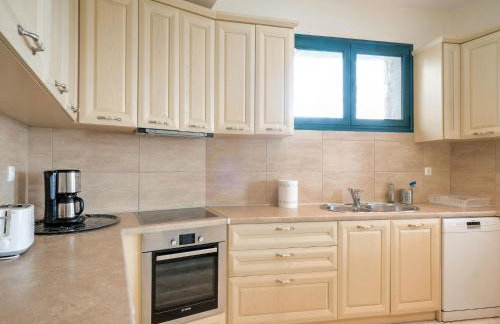 Villa by Kissakas Beach with Sea Views - Foto 13