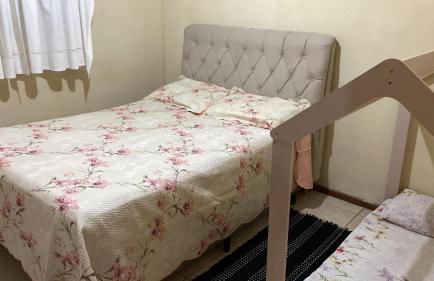 Apartamento de 2 quartos, com ar-condicionado em um deles, e no outro ventilador de teto, cama pras cinco ocupantes e garagem, a 2 km do centro - Photo 20