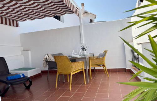 Cosy Andalusian Home with Roof Terrace in Town Centre - Photo 35