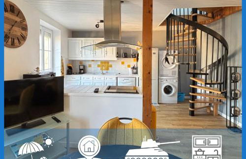 Mulberry duplex bien équipé 2 chambres petite vue sur mer plein centre d'Arromanches à 2 mn de la plage à pied et près de Bayeux au coeur des plages du débarquement - Foto 1