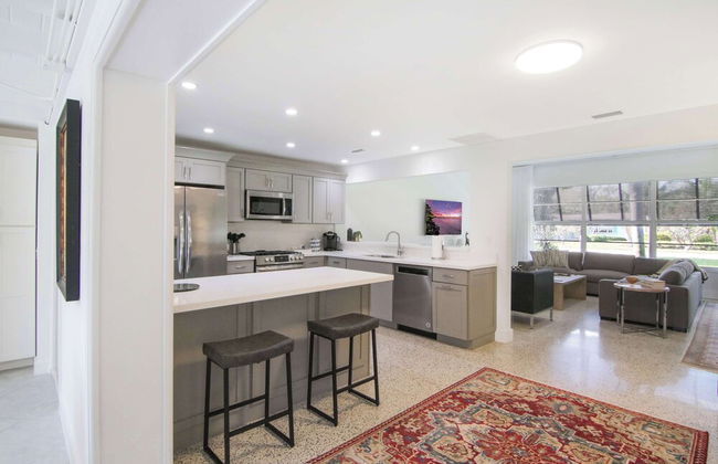 La Casa Blanca Minutes From the Beach! - Foto 12