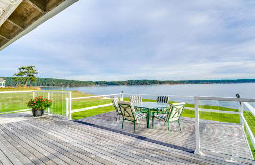 Bayfront Port Hadlock Retreat with Grill and Deck! - Foto 20