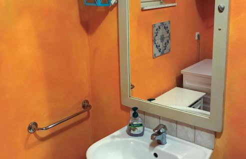 1 Bedroom Lovely Apartment In Nerezine - Foto 13