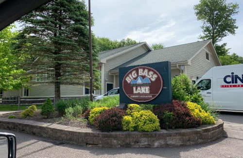 Serene Escape at Big Bass Lake & Pool Access - Foto 57