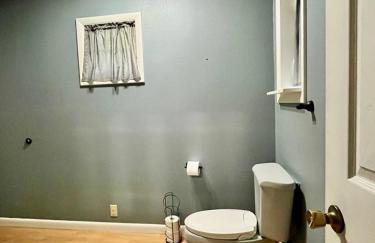 Cozy 3 Bedroom Home a short walk to Main Street Shadow Lake Dance Night Club - Foto 15