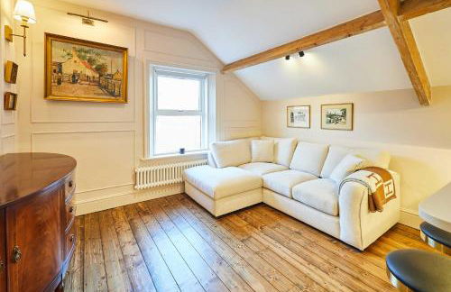 Host & Stay - The Rooftop Gallery - Photo 13