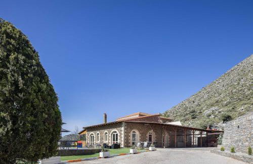 Villa Pasiphae - With Private Heated Pool - Photo 11