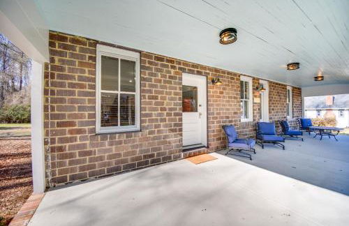 Radiant Gloucester House with Private Porch! - Foto 26