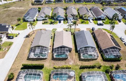 Great Location, gated community, private heated POOL - Foto 38