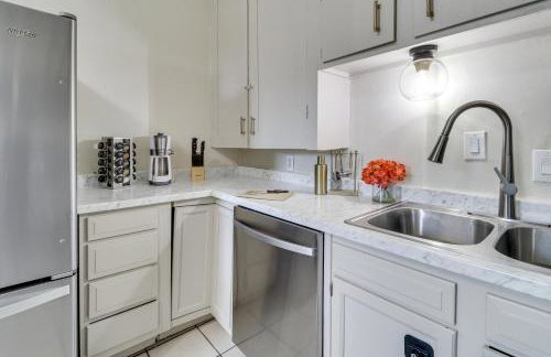 2 Mi to Old Town ABQ East Downtown Triplex Unit - Photo 12