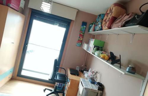 Habitacion en piso compartido y wc compartido cerca de Playa de Samil - Foto 3