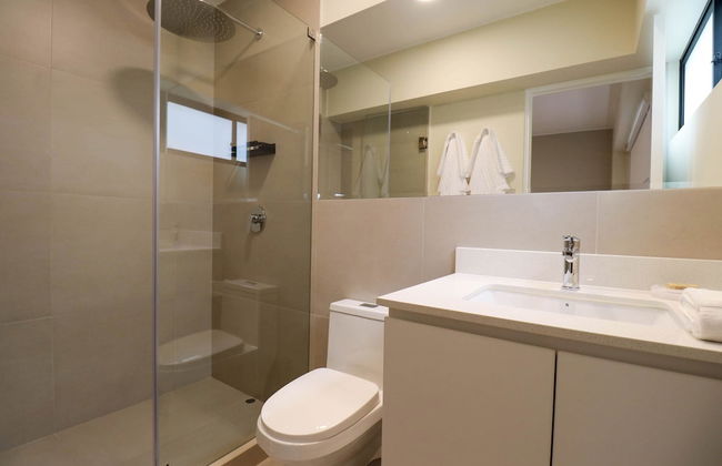 w Comfy 2BR w Modern Balcony Near Kennedy Park - Foto 20