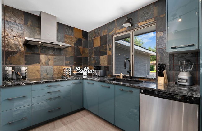 Sinatra Fun 5BD Home Huge Pool Game Room - Foto 13