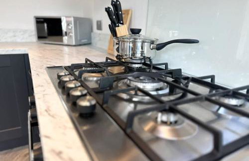 Marham House by Blue Skies Stays - Photo 10