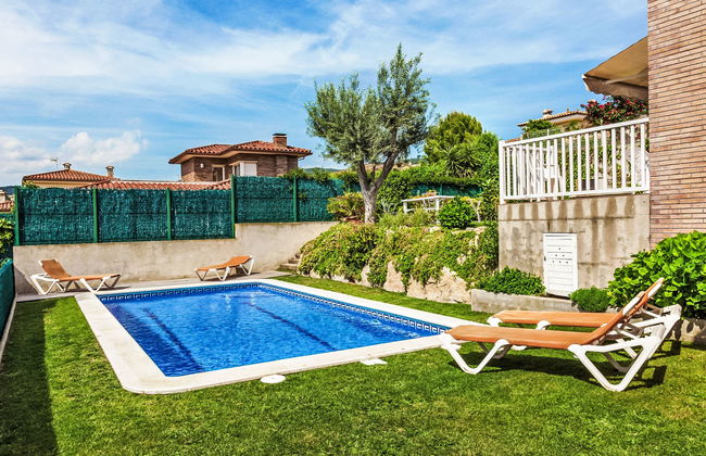 Villa Esther - Foto 1