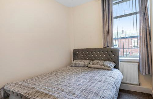 Relax in Comfort 3BR Home for 6 with Full Kitchen, Lounge, Large Bath - Foto 3