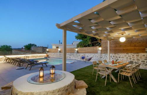 Villa Angelo, Traditional Cretan Stone Villa with Pool & Countryside Views - Foto 51