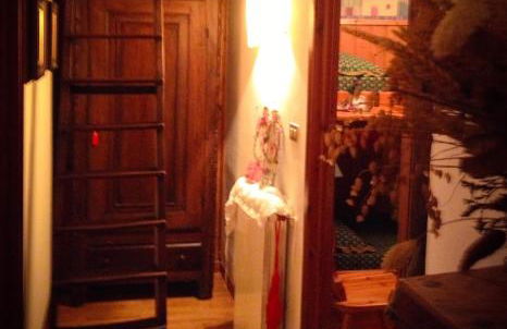 Charming, cozy, and bright apartment - Photo 9