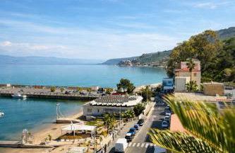 Attico con terrazza sul porticciolo turistico di Vibo Marina - Photo 5