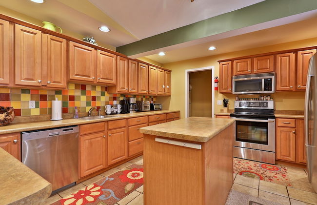 The Tanglewood Lodge: Amazing Ski Home For Groups. Hot Tub. Close To Killington Resort! 4 Bedroom Home - Photo 12