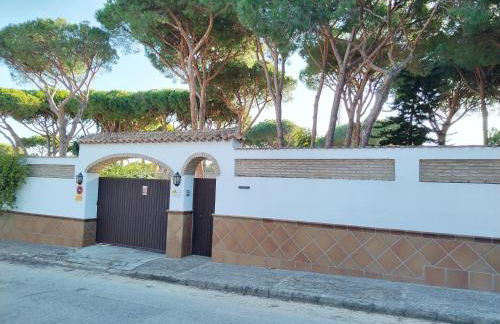 Villa Verde con Piscina a 800m de la Playa by Chiclana Dreams - Foto 41