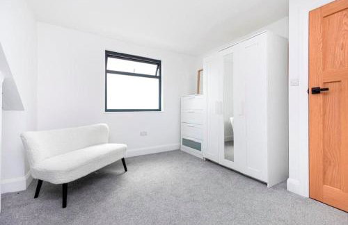 DRIFTWOOD by BOURNECOAST - An Exquisite Chalet Bungalow with a Sauna, BBQ Hut and Garden - HB6339 - Foto 28