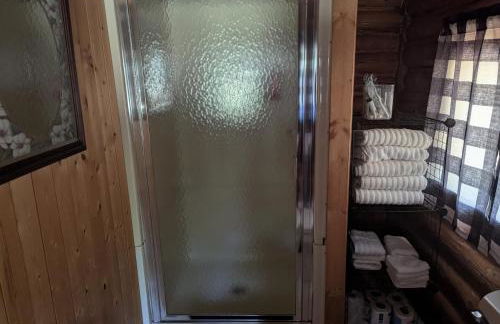 The Hideout - Cute and Quiet Rustic Cabin! - Foto 25