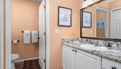 Solar Half-Plex with Chic Style in Country Glen - Foto 4