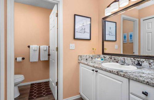 Solar Half-Plex with Chic Style in Country Glen - Foto 4