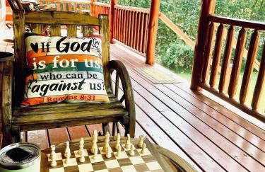 Breath of Heaven Cabin- Hot Tub, Deck, Pond, PETS - Foto 17