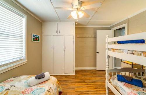 Swim, Fish and Explore! Family Hague Haven with Dock - Foto 23