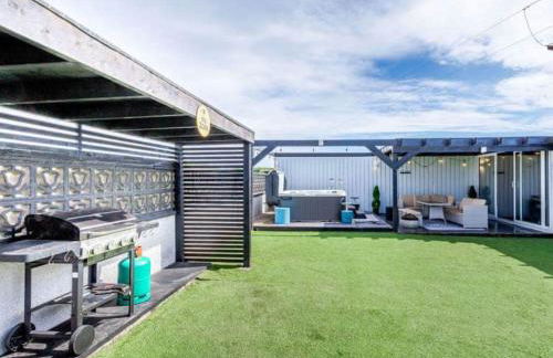 Tigh Na Mhor , Hot Tub , Games Room , 5 Bedroom ,Sleeps 13 , Large Villa - Photo 47