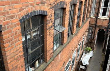 DJH Homes - Luxurious and chic 3BR Grade II Industrial House with log burner and electric blinds - JQ, Birmingham City - Foto 18