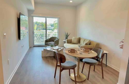 Designer 1 Bedroom Condo in Silver Lake - Photo 19