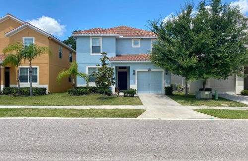 Spacious Vacation Home with Pool & Jacuzzi Near Disney - Foto 35