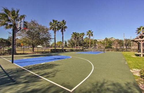 Modern Resort Condo with Balcony - Walk to Beach! - Foto 35