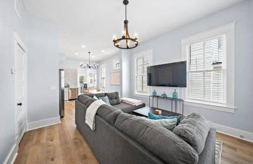 Cozy Home Near Downtown with a Pool and Fire Pit - Foto 4