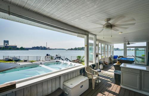 Weymouth Waterfront Getaway with Swim Spa and Hot Tub - Foto 25