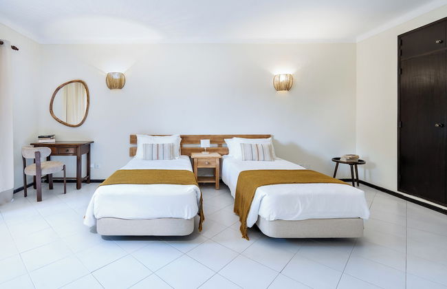 Colina Village - Photo 13