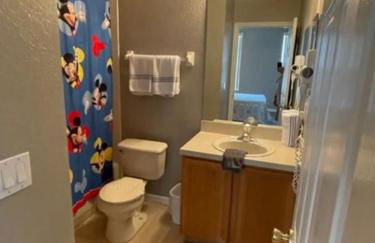 Charming 4 bed 3 bath Townhome - Foto 20