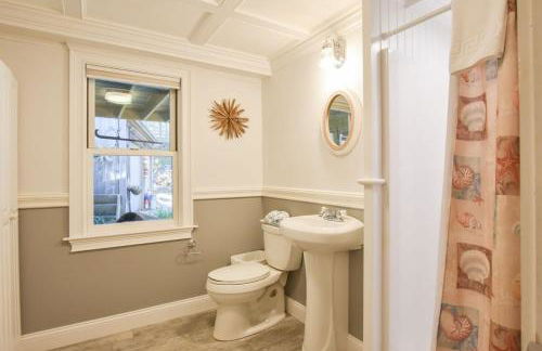 Beautiful Home w Artistic Flair - Foto 23