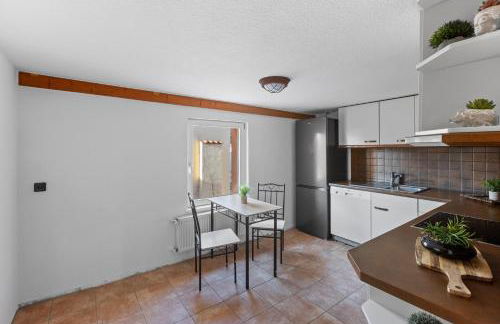 Sabina Monteurwohnung I 75 Zoll TV I KÜCHE I BAD I BACKOFEN I - Foto 13